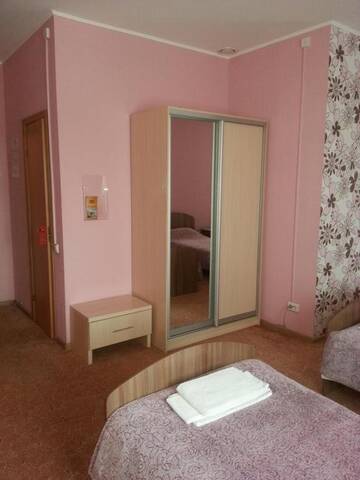 Фото номера Семейный номер Гостиница Alexander House Sport г. Барнаул 5