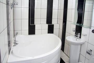 Фото номера Люкс с балконом и кроватью размера «king-size» Гостиница Престиж г. Барнаул 7
